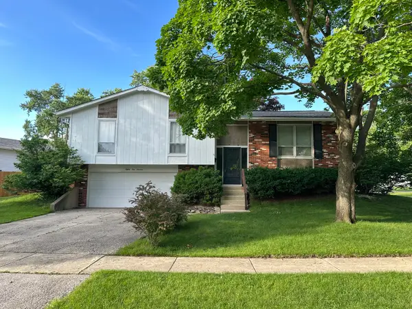 8119 Eastwood Lane, Woodridge, IL 60517
