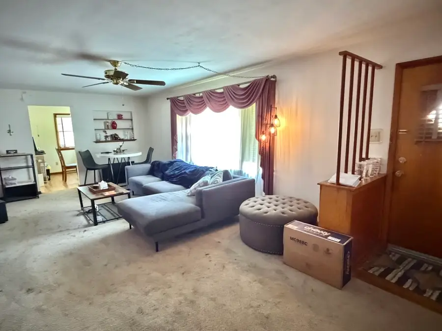 1 Charles Drive, Centralia, IL 62801 - #2
