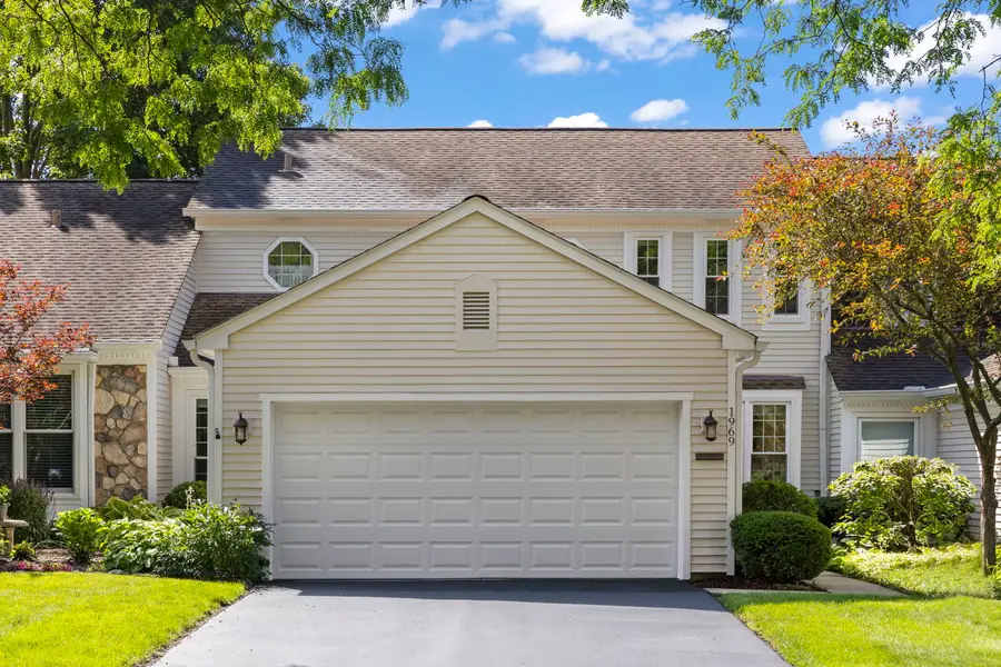 1969 Wexford Circle #1969, Wheaton, IL 60189 - #2