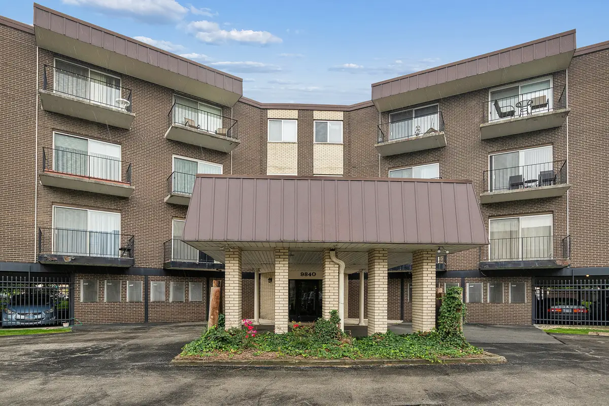 9840 S Pulaski Road #106, Oak Lawn, IL 60453 - #1