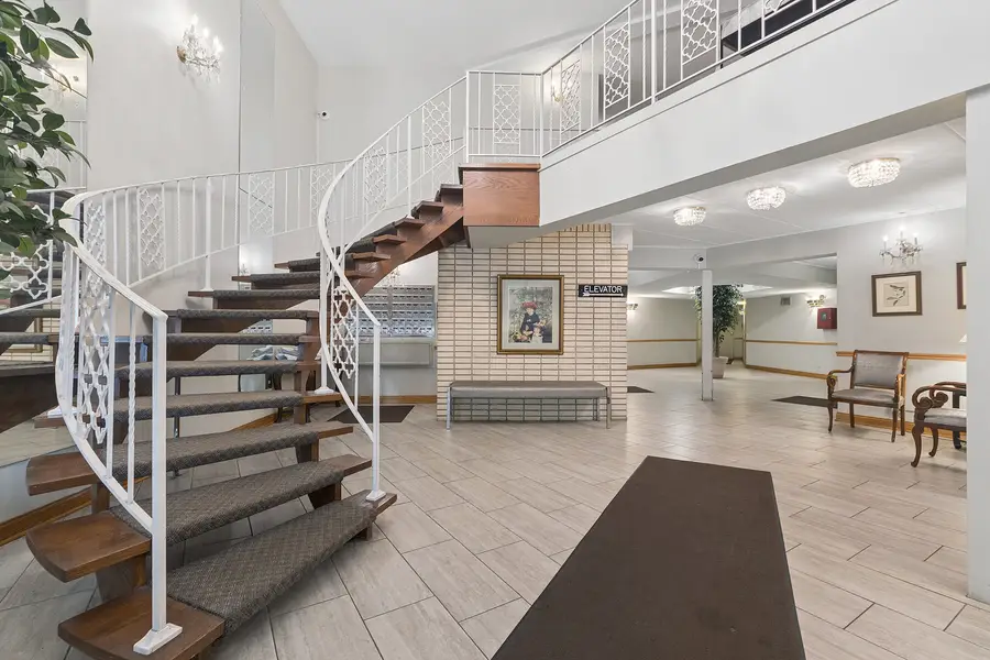 9840 S Pulaski Road #106, Oak Lawn, IL 60453 - #3
