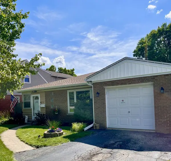 5224 Wolf Road, Western Springs, IL 60558