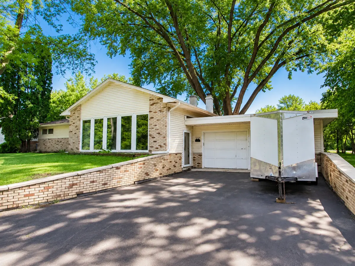 3006 S Elder Lane, Holiday Hills, IL 60051 - #1