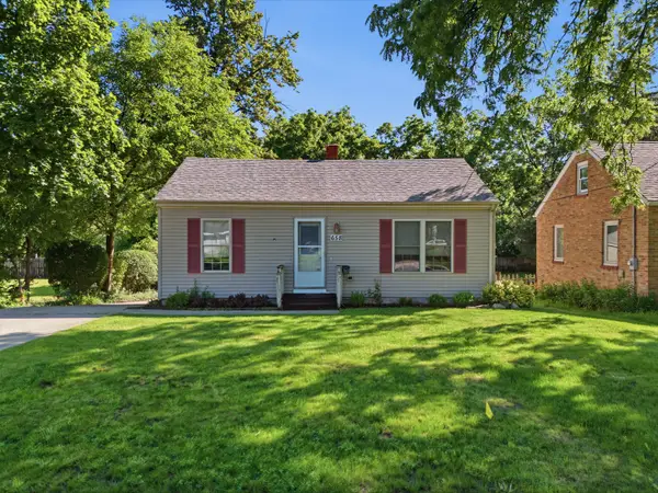 658 Pleasant Street, Woodstock, IL 60098