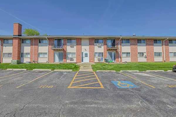 673 E Fullerton Avenue #105, Glendale Heights, IL 60139