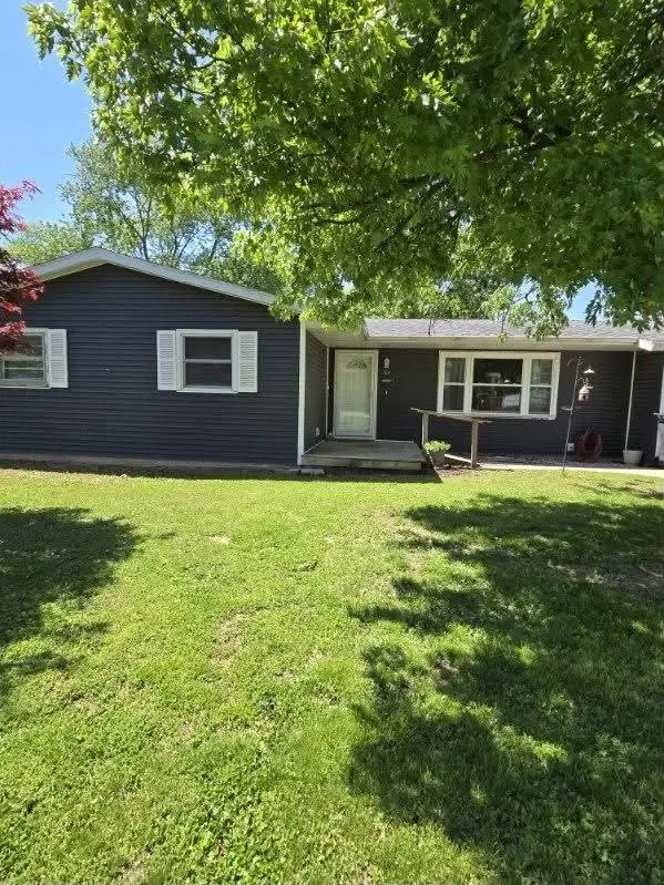 106 Bruce Street, Villa Grove, IL 61956 - #3