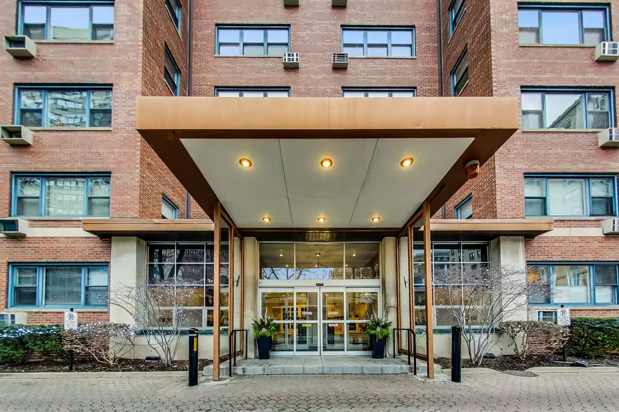 2909 N Sheridan Road #114, Chicago, IL 60657 - #3