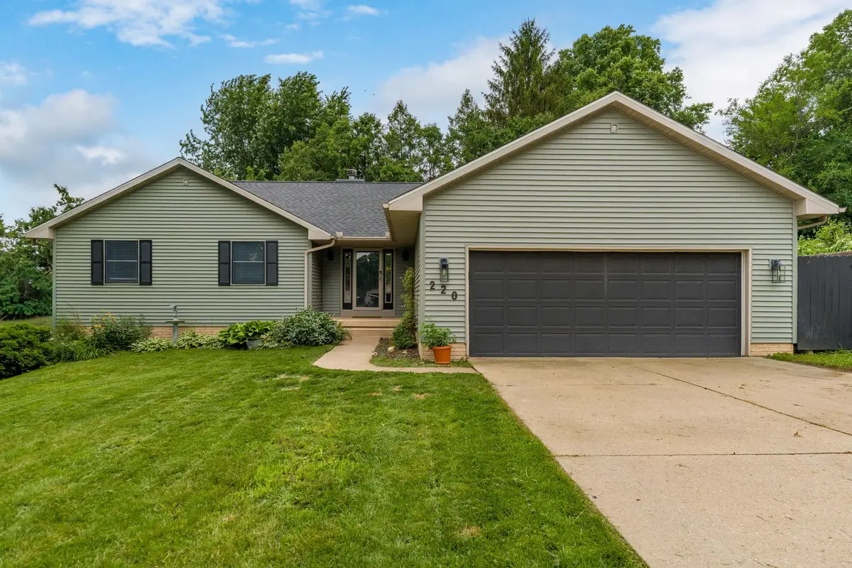220 Benton Street, Le Claire, IA 52753 - #1