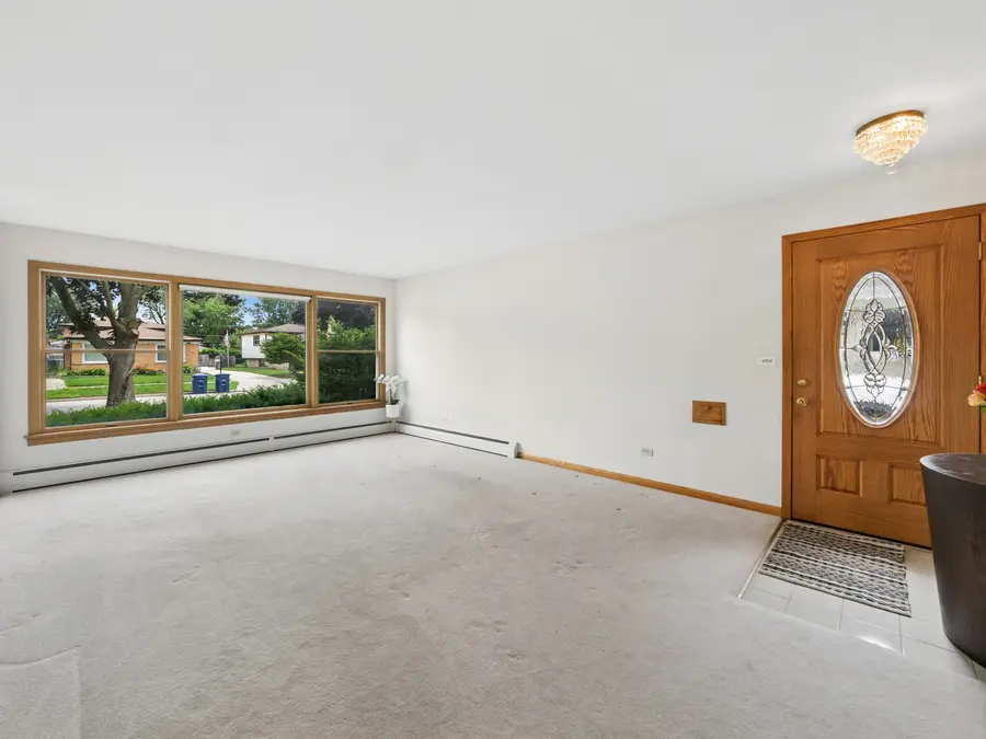 1714 Sycamore Street, Des Plaines, IL 60018 - #3