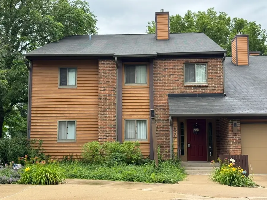 650 Waverly Drive #B, Elgin, IL 60120 - #2