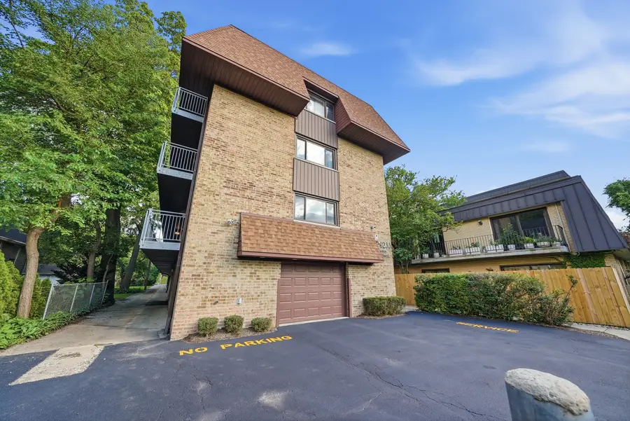6233 N Niagara Avenue #4A, Chicago, IL 60631 - #2