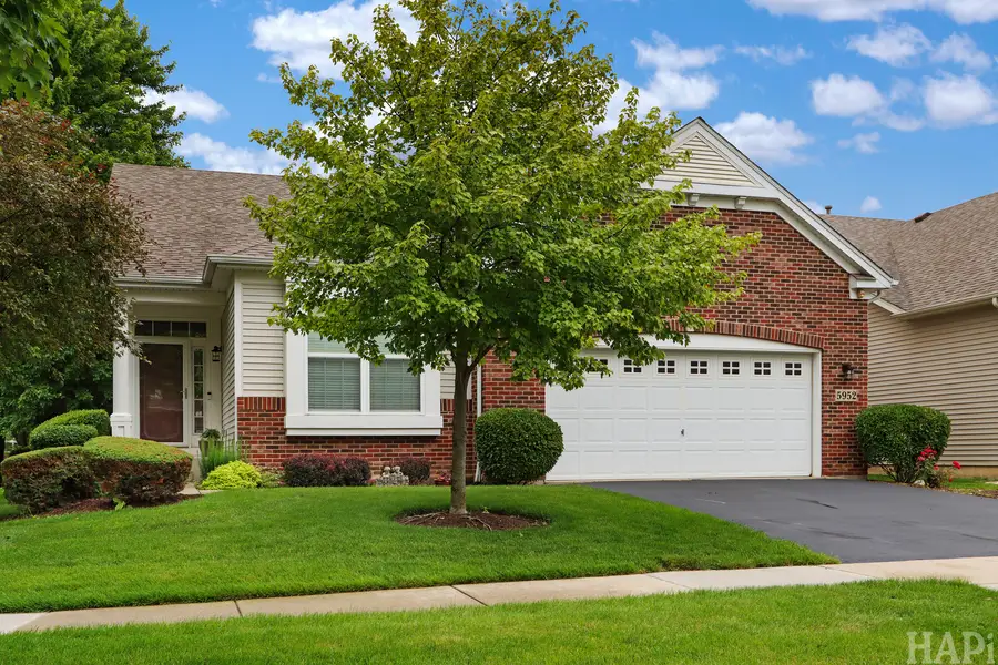 5952 Leeds Road, Hoffman Estates, IL 60192 - #2