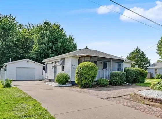 810 12th Street W, Milan, IL 61264