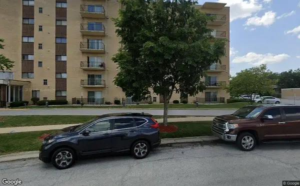18400 Cherry Creek Drive #112, Homewood, IL 60430