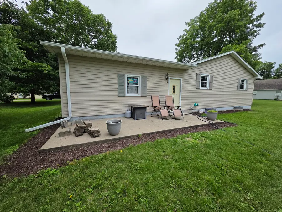 611 E 7th Street, Rock Falls, IL 61071 - #2