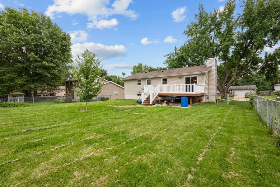 2510 E Crest Avenue, Bettendorf, IA 52722 - #3