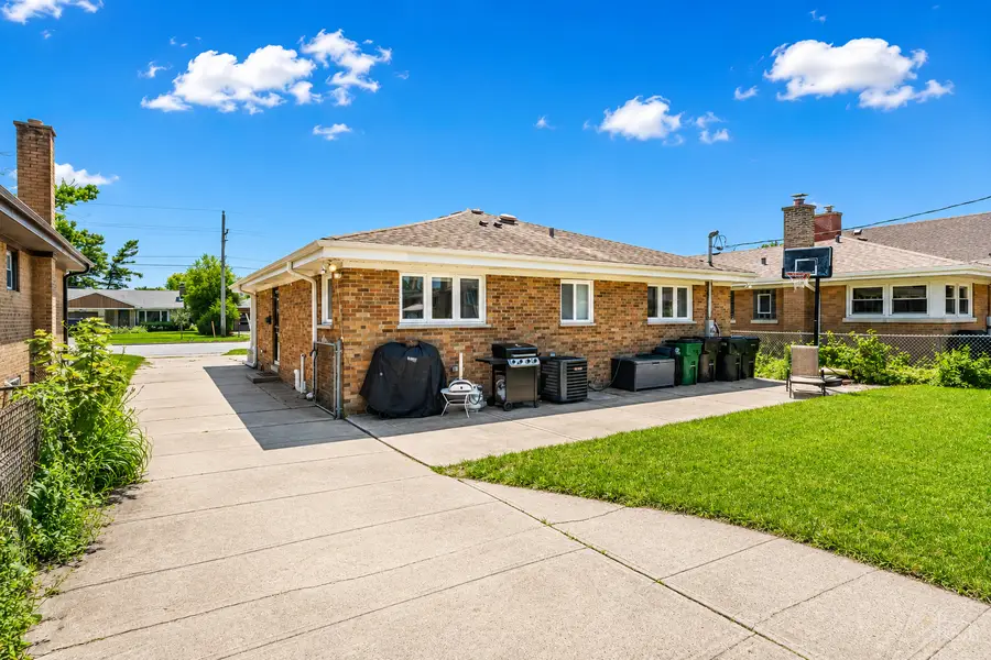 1604 Oakton Street, Park Ridge, IL 60068 - #2