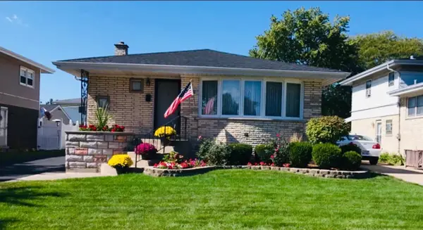 10828 S Kilbourn Avenue, Oak Lawn, IL 60453