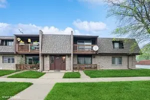 9147 S Roberts Road #205, Hickory Hills, IL 60457