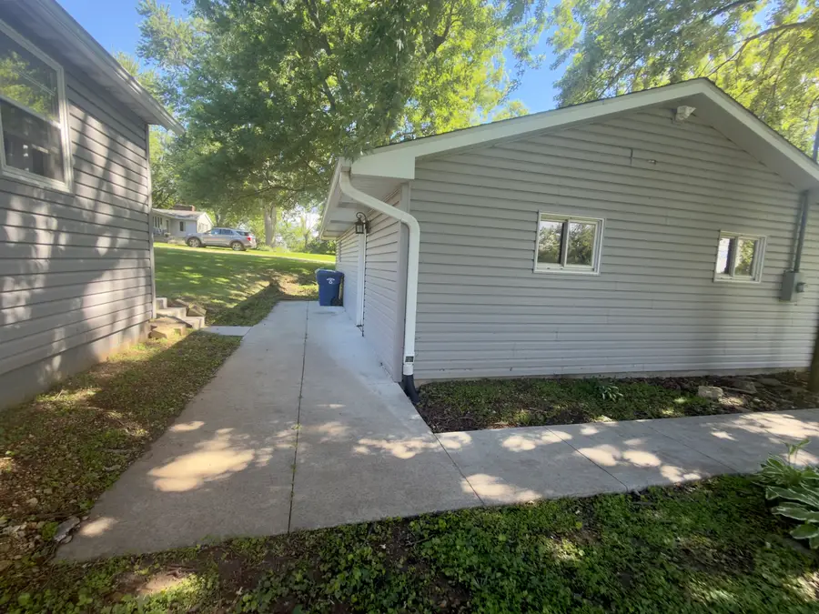1499 Main Avenue, Clinton, IA 52732 - #3