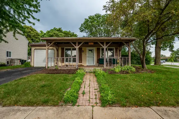 2S677 Wembly Drive, Warrenville, IL 60555
