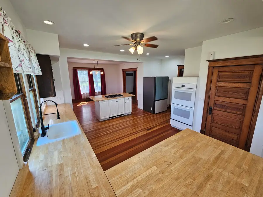 2206 40th Avenue, Aledo, IL 61231 - #3