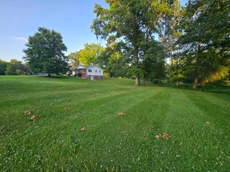 15680 N Cooks Drive, Mount Vernon, IL 62864 - #2