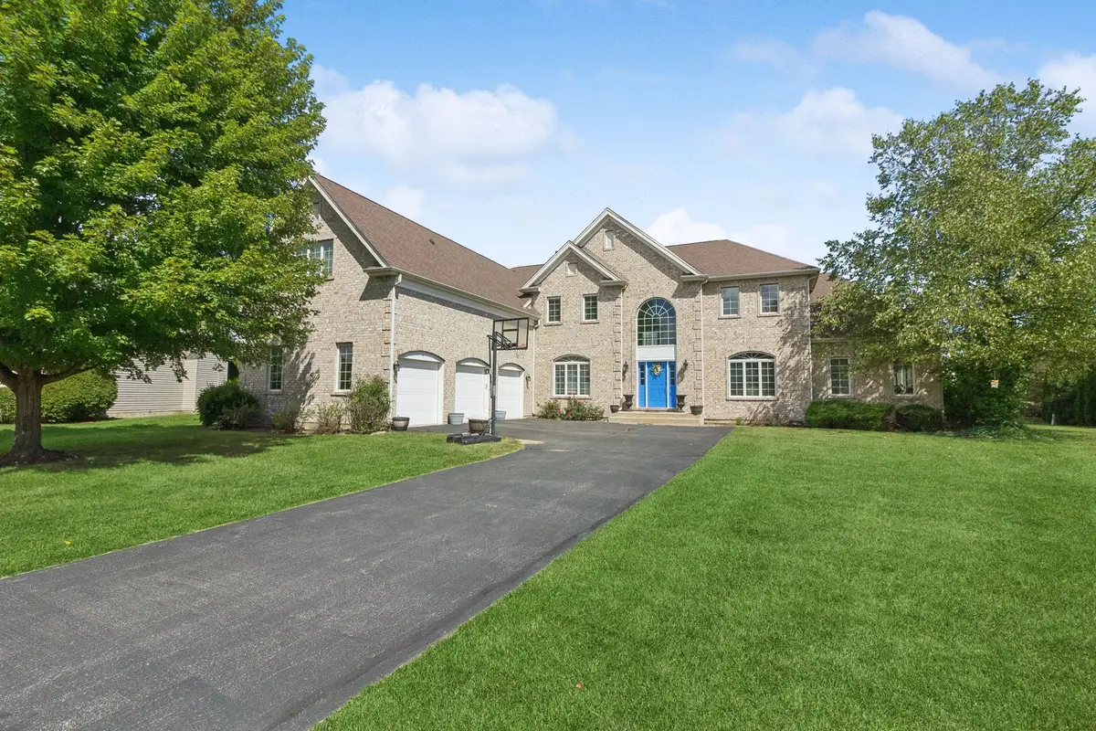391 Lake Run Lane, North Aurora, IL 60542 - #1