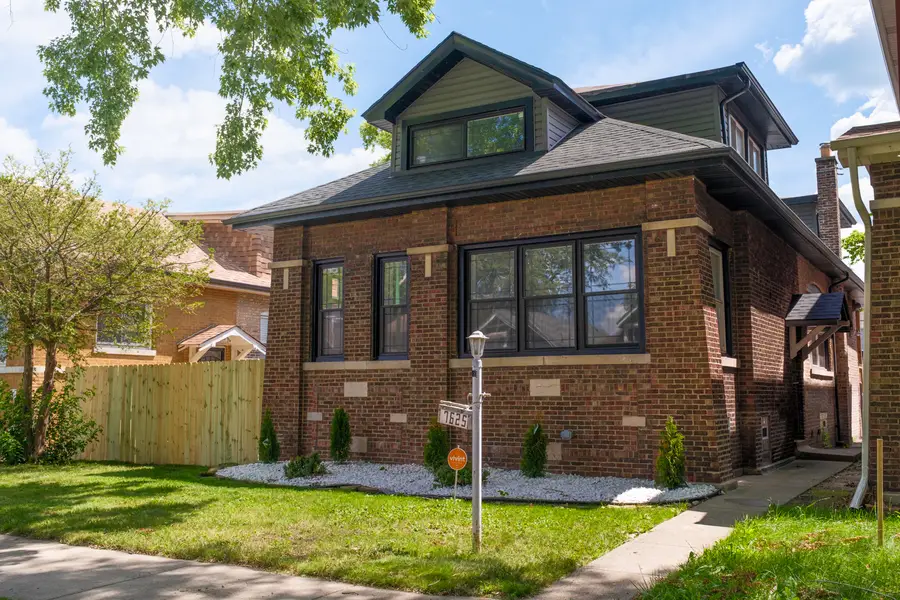 7625 S Clyde Avenue, Chicago, IL 60649 - #2