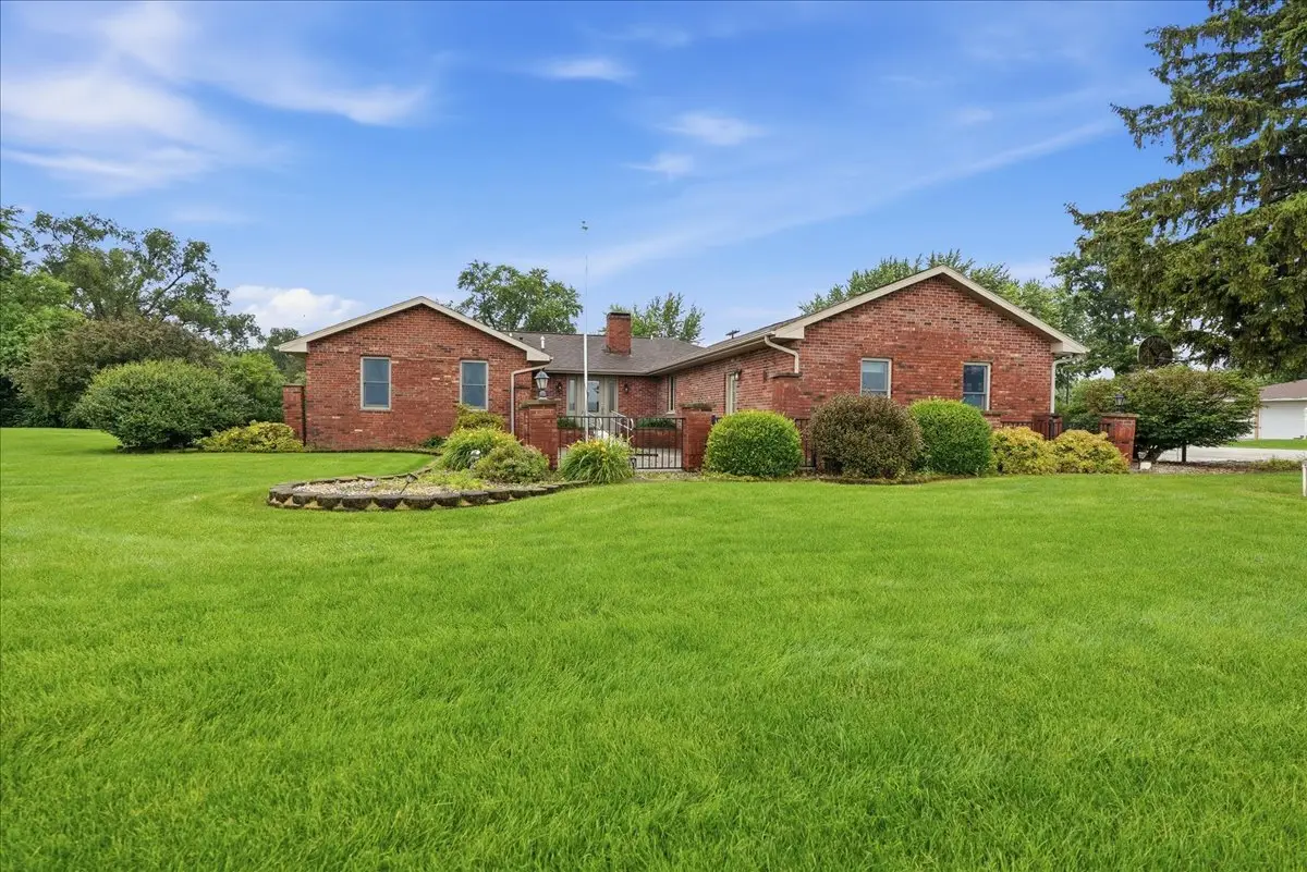 404 Clayton Drive, Watseka, IL 60970 - #1