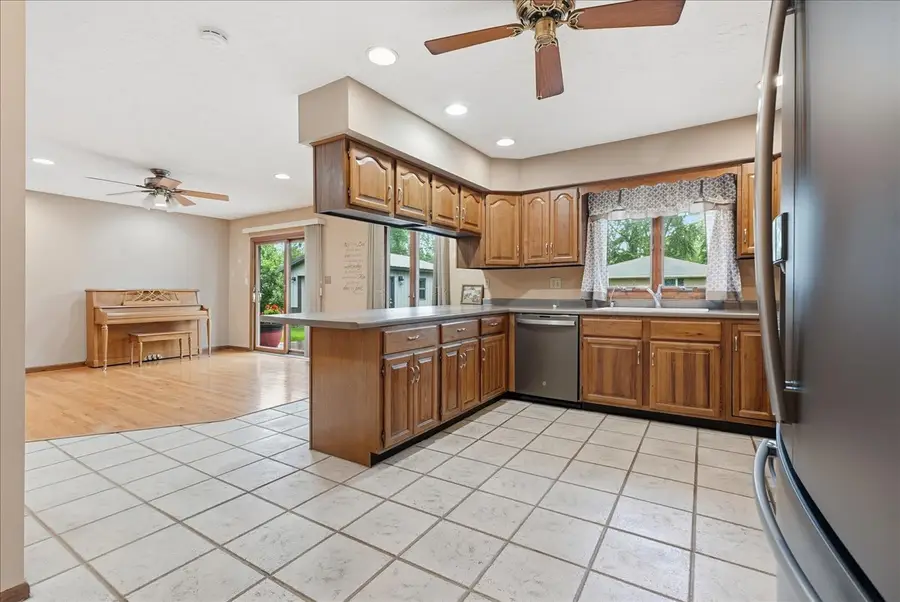 404 Clayton Drive, Watseka, IL 60970 - #3