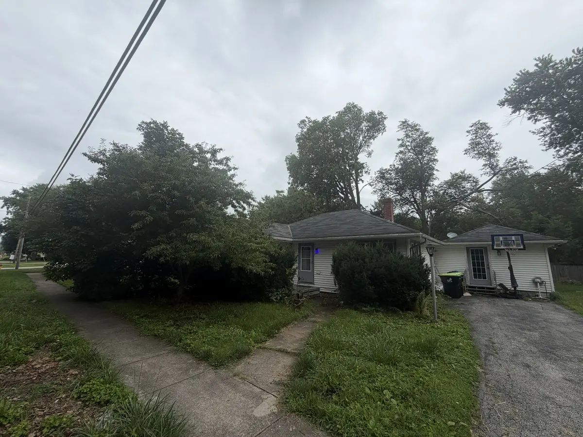 407 N 1st Street, Fairbury, IL 61739 - #1