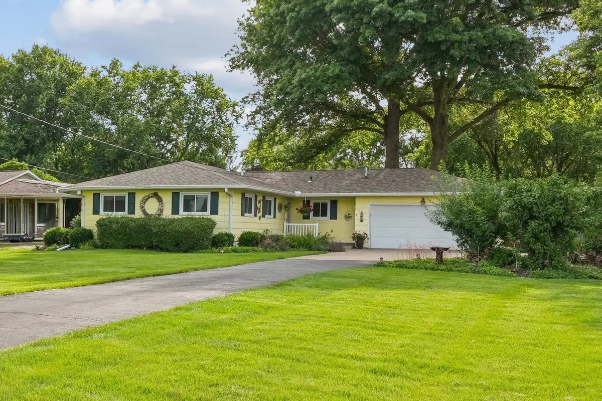 8512 Ridgewood Road, Rock Island, IL 61201 - #1