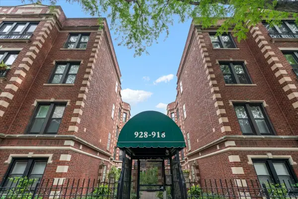 926 W Ainslie Street #3S, Chicago, IL 60640