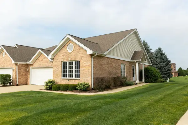 11432 Foxwoods Drive, Oak Lawn, IL 60453