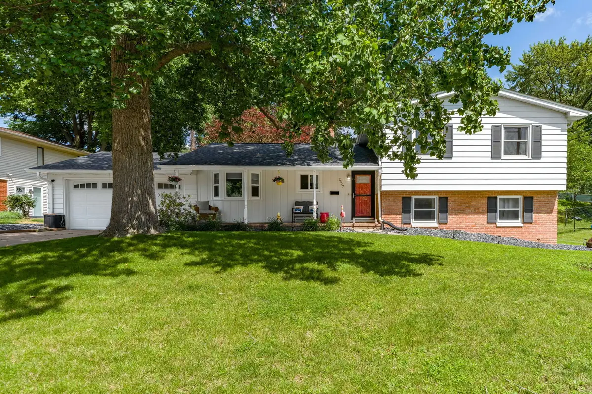 2327 Salem Court, Bettendorf, IA 52722 - #1
