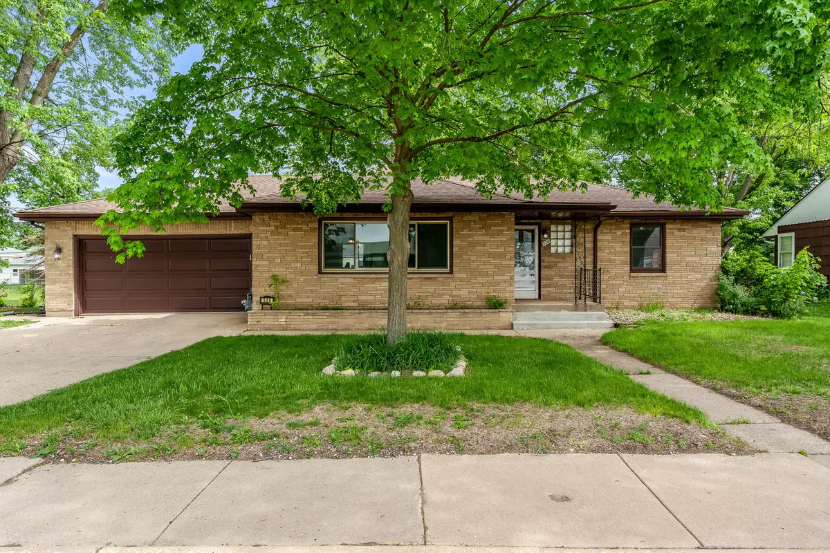 526 E Riverside Boulevard, Loves Park, IL 61111 - #1