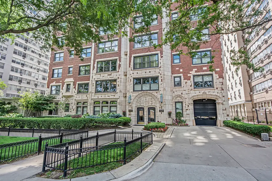 3920 N Lake Shore Drive #3S, Chicago, IL 60613 - #2