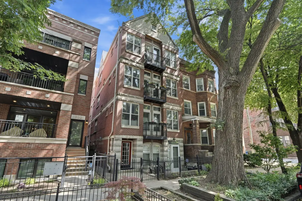 920 W Wolfram Street #4, Chicago, IL 60657 - #1