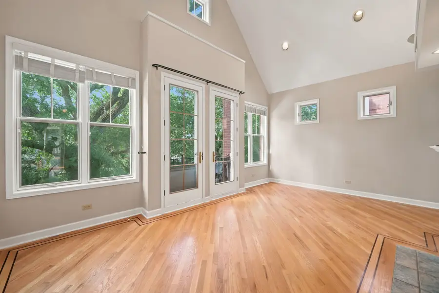 920 W Wolfram Street #4, Chicago, IL 60657 - #3