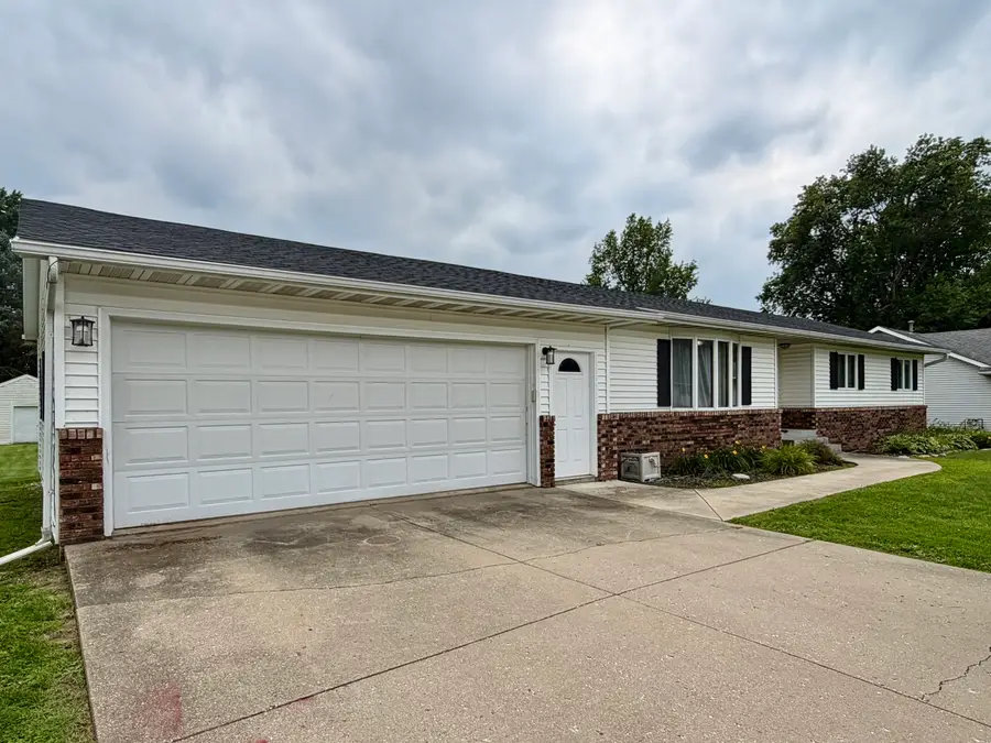 25445 Indian Ridge Road, Sterling, IL 61081 - #2