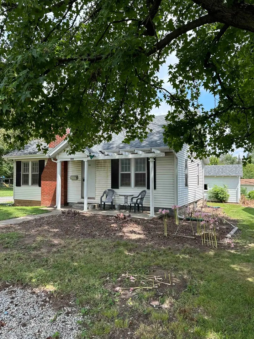 800 S 25th Street, Mount Vernon, IL 62864 - #1