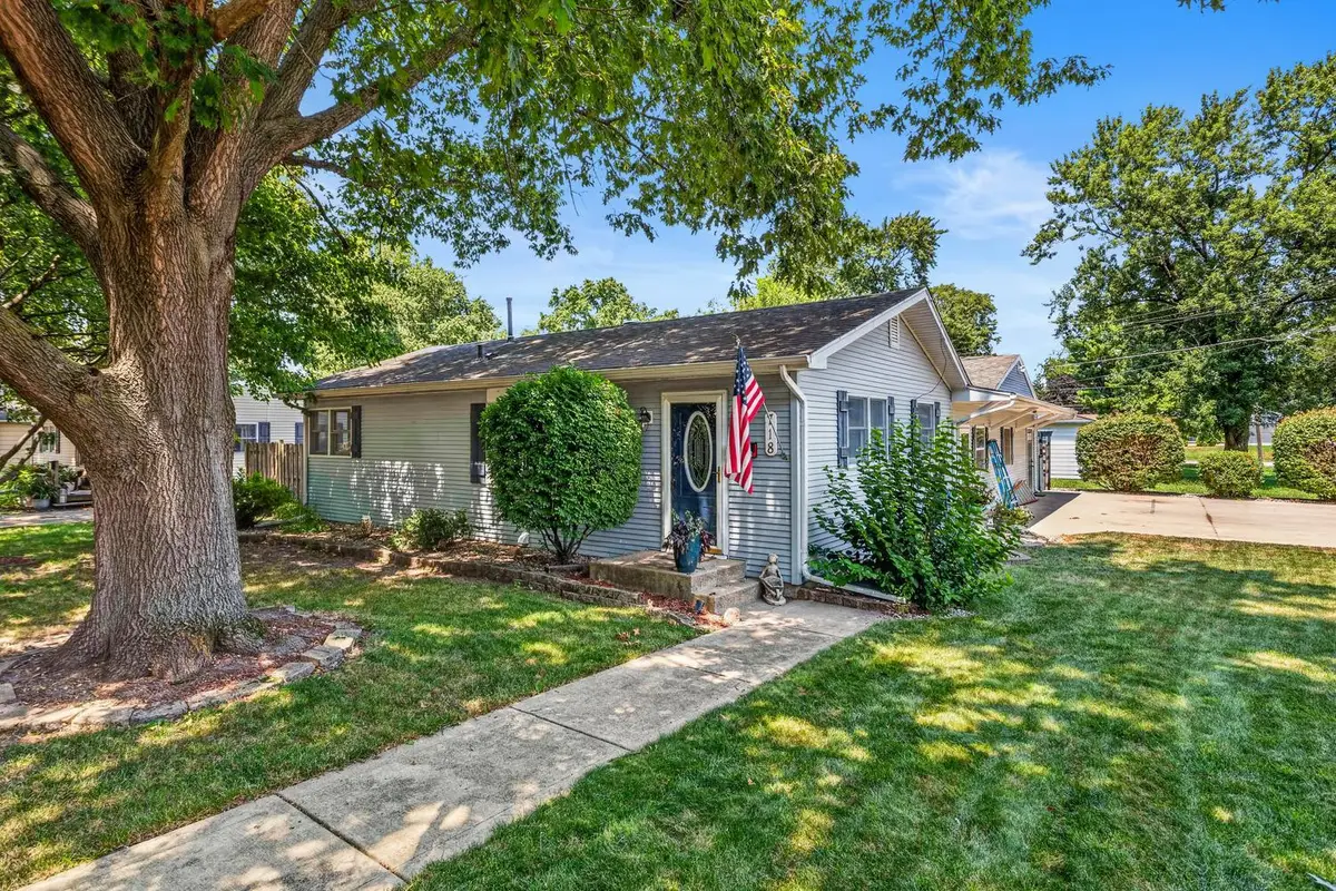 718 E Chestnut Street, Monticello, IL 61856 - #1