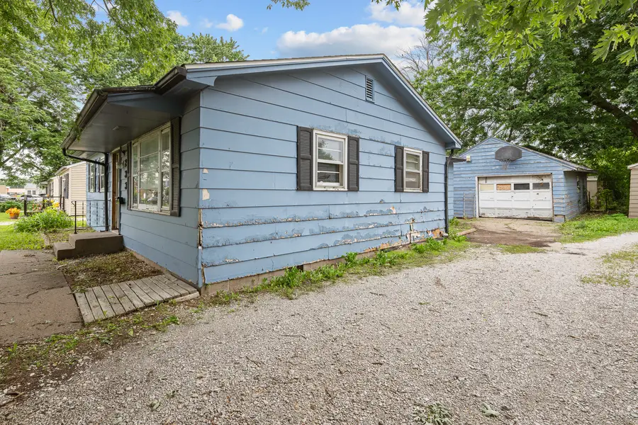 233 4th Street E, Milan, IL 61264 - #2