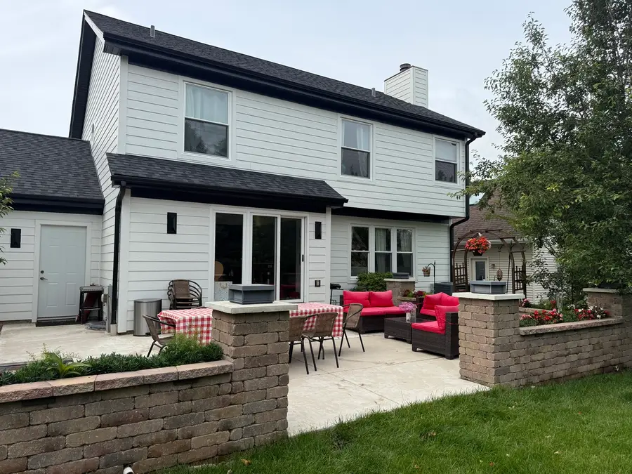 1127 Yorkshire Avenue, Sycamore, IL 60178 - #2