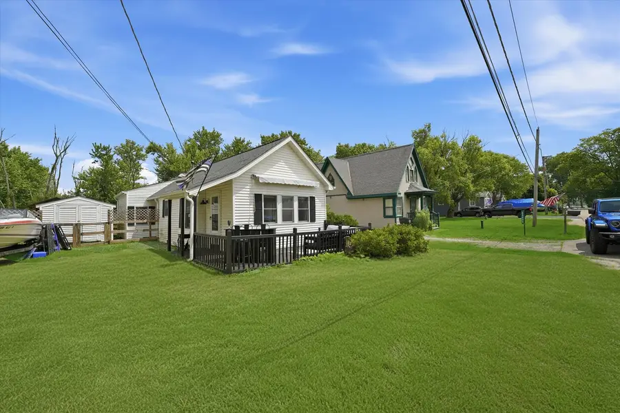 23016 W Lakeview Avenue, Antioch, IL 60002 - #2