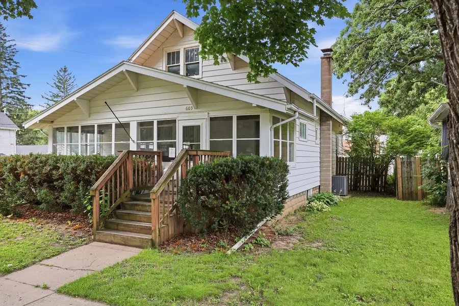 603 N Jefferson Avenue, Dixon, IL 61021 - #3