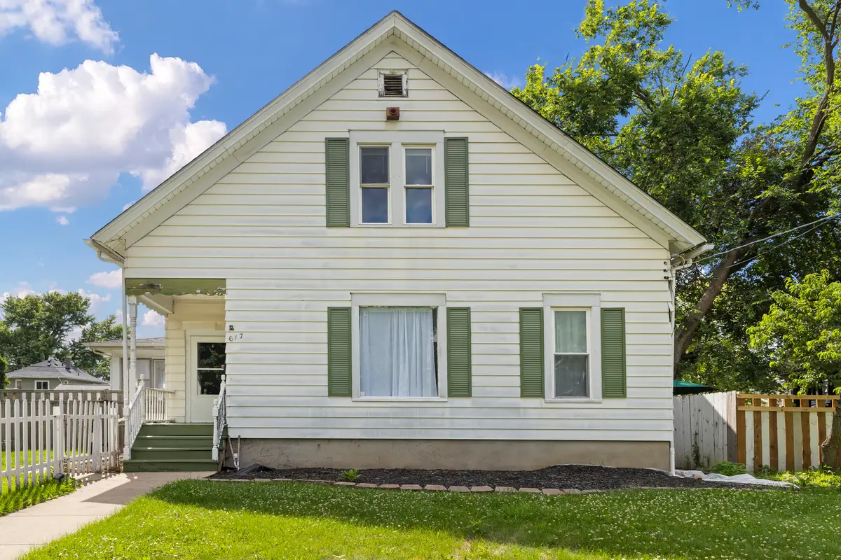 617 S 4th Street, Aurora, IL 60505 - #1