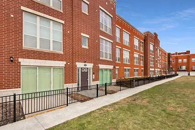 318 E 25th Street #2E, Chicago, IL 60616 - #1