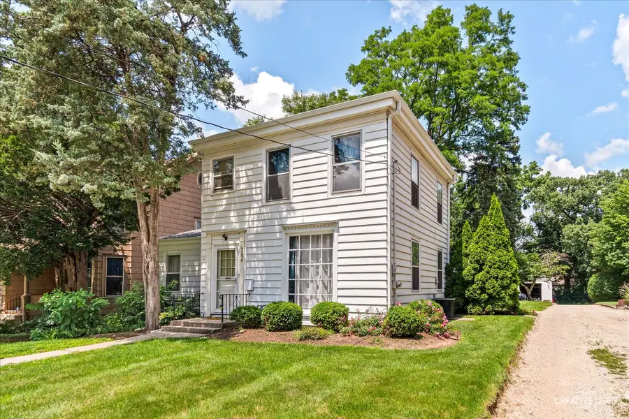 384 E Chicago Street, Elgin, IL 60120 - #2